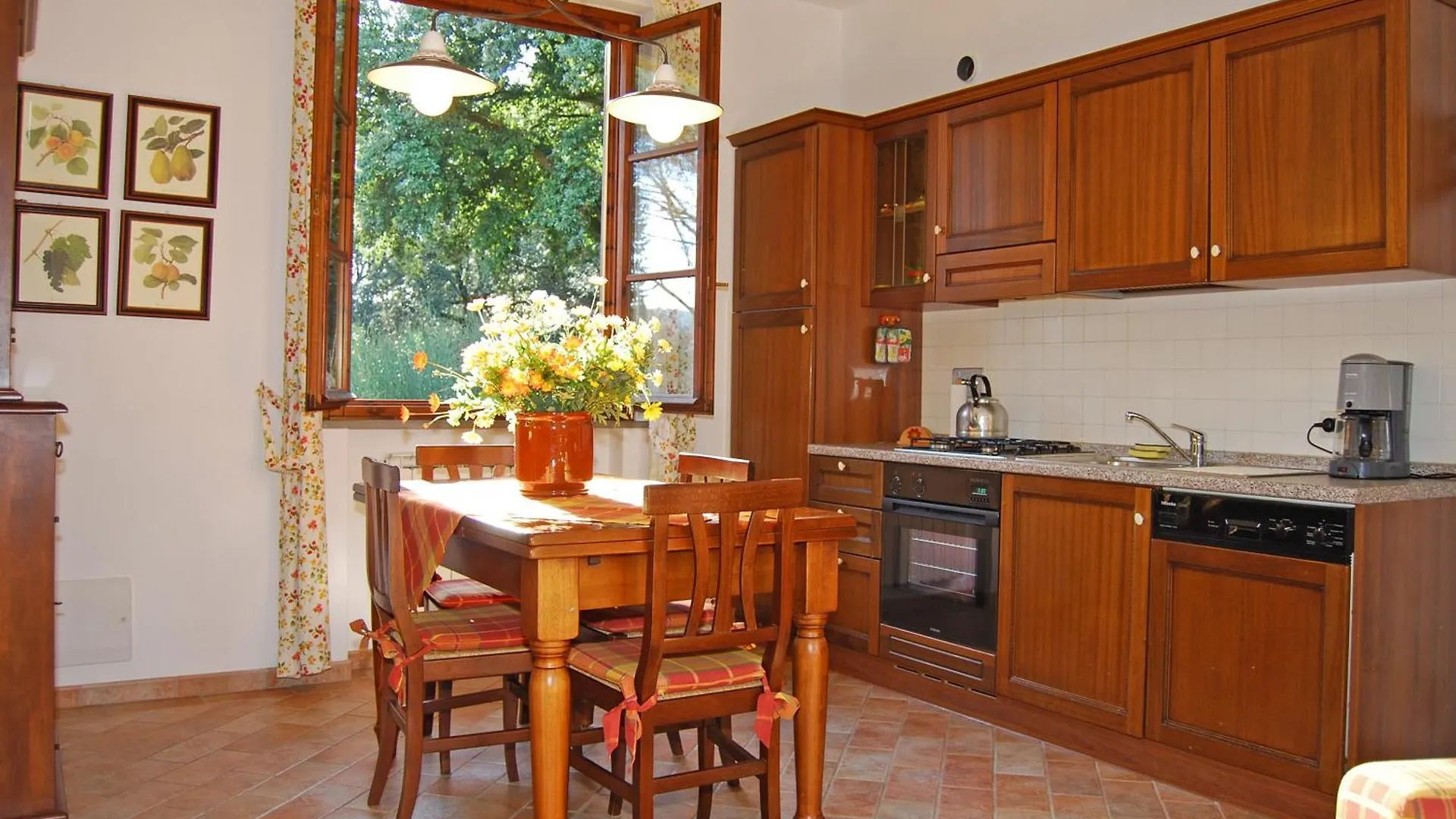 Tenuta La Cipresseta Monsanto 0*,  Italy